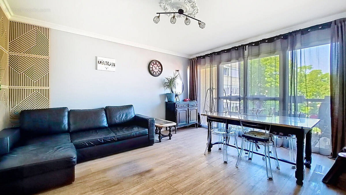 Appartement à LIMEIL-BREVANNES
