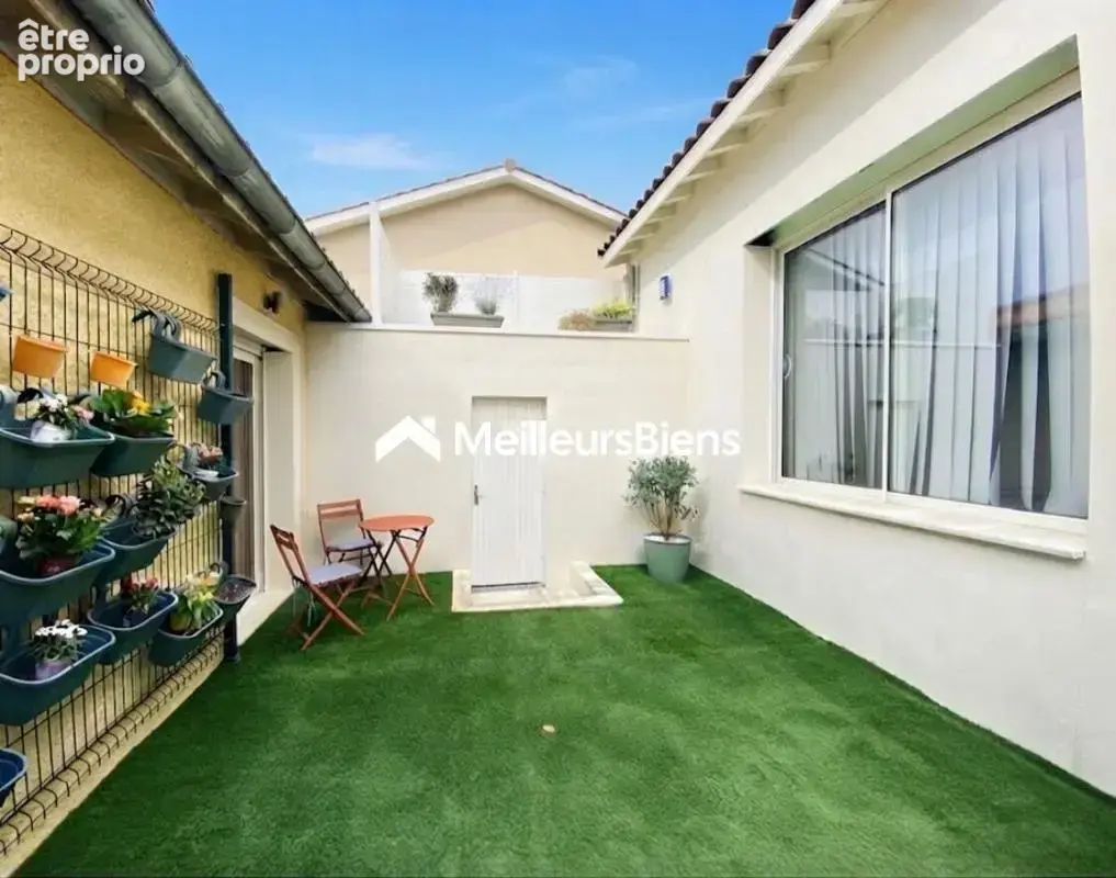 Maison de plain-pied 175 m2 avec piscine et dépendances - photo 12
