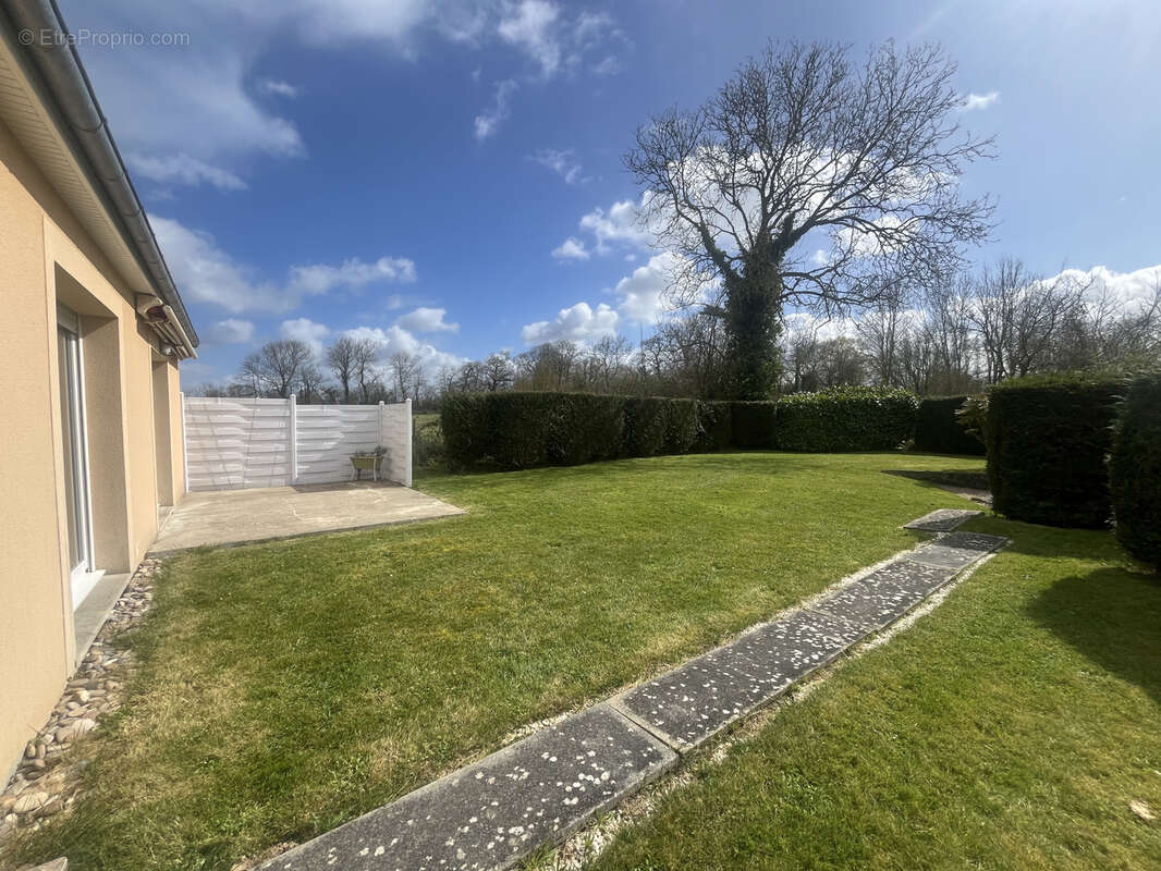 Maison à COLLEVILLE-SUR-MER