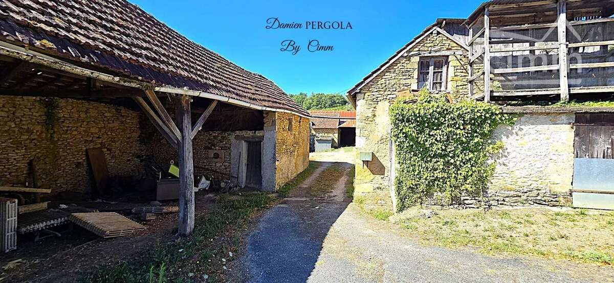 Corps de ferme avec près de 3 hectares et vue dominante – Bien rare à Montignac-Lascaux - photo 3