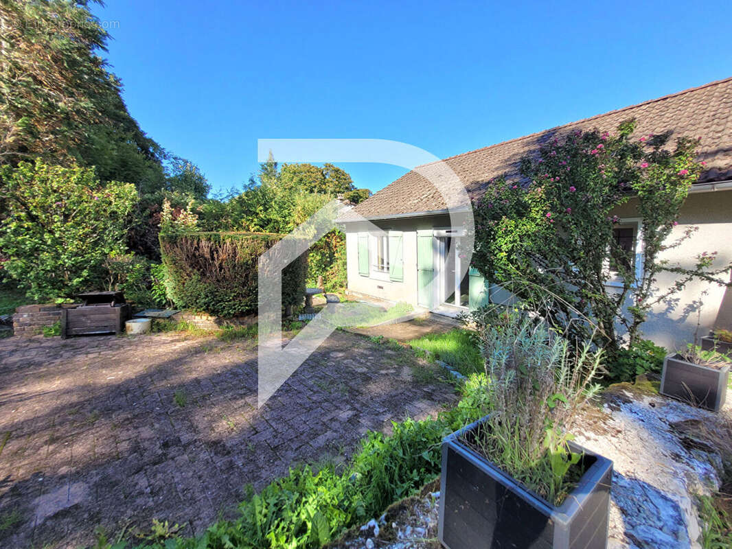 Maison à NEUILLY-SUR-SUIZE