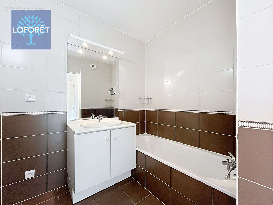 Appartement à TASSIN-LA-DEMI-LUNE