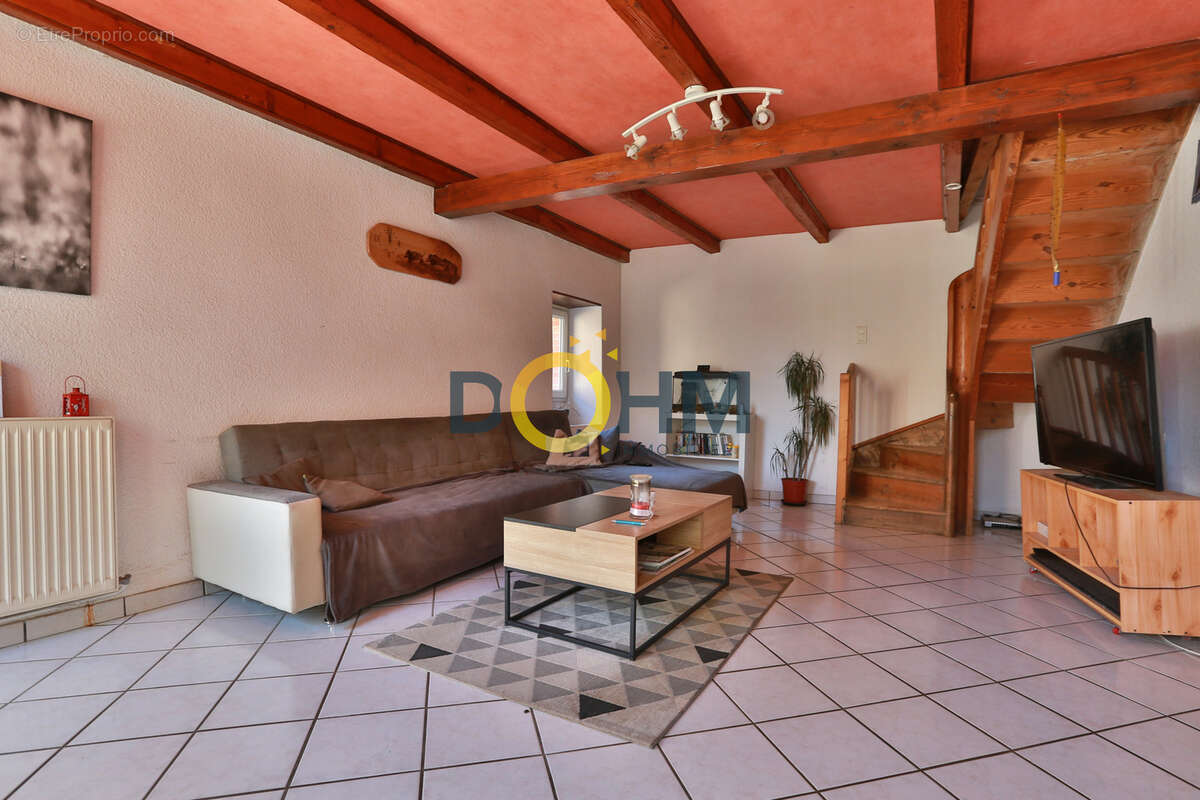 Maison à FRUGIERES-LE-PIN