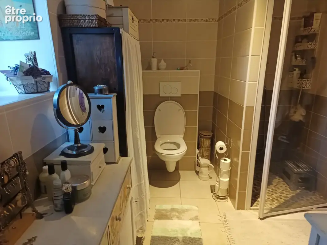 JARCIEU, bel appartement en rez de-chaussée,  1 chambre, terrasse, cave, salle de douches wc, piece de vie : 5 - photo 8