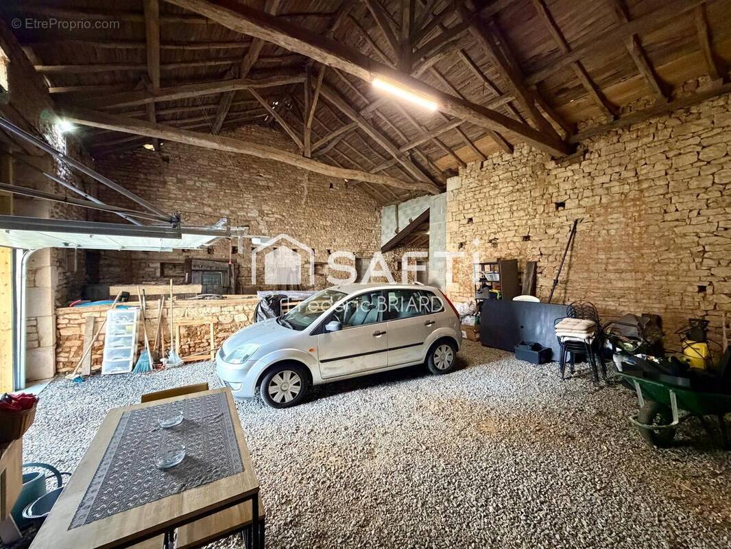 Photo 1 - Maison à GENOUILLE