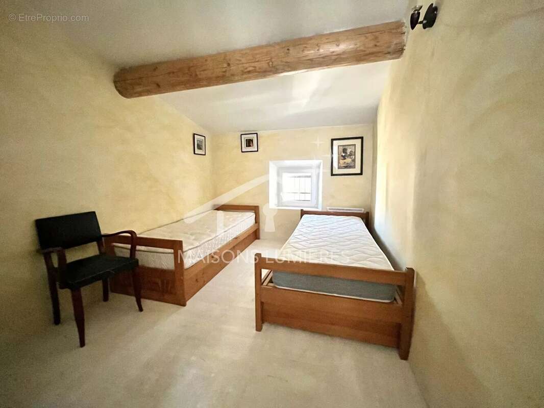 Maison à SAINT-SATURNIN-LES-APT