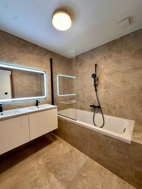 Appartement à VENCE