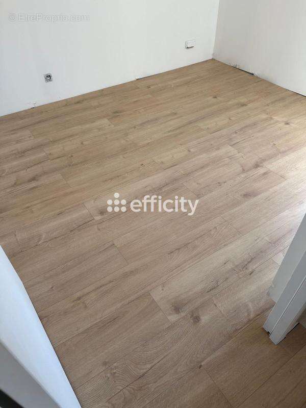 Appartement à ROQUEVAIRE