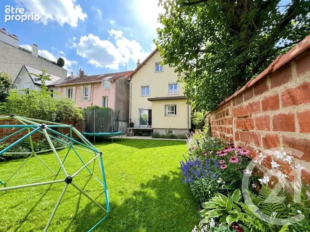 Photo Maison à Saint-Maur-Des-Fosses au prix de 950 000€