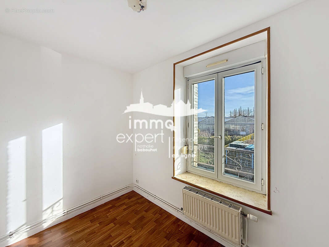 Appartement à MIRECOURT