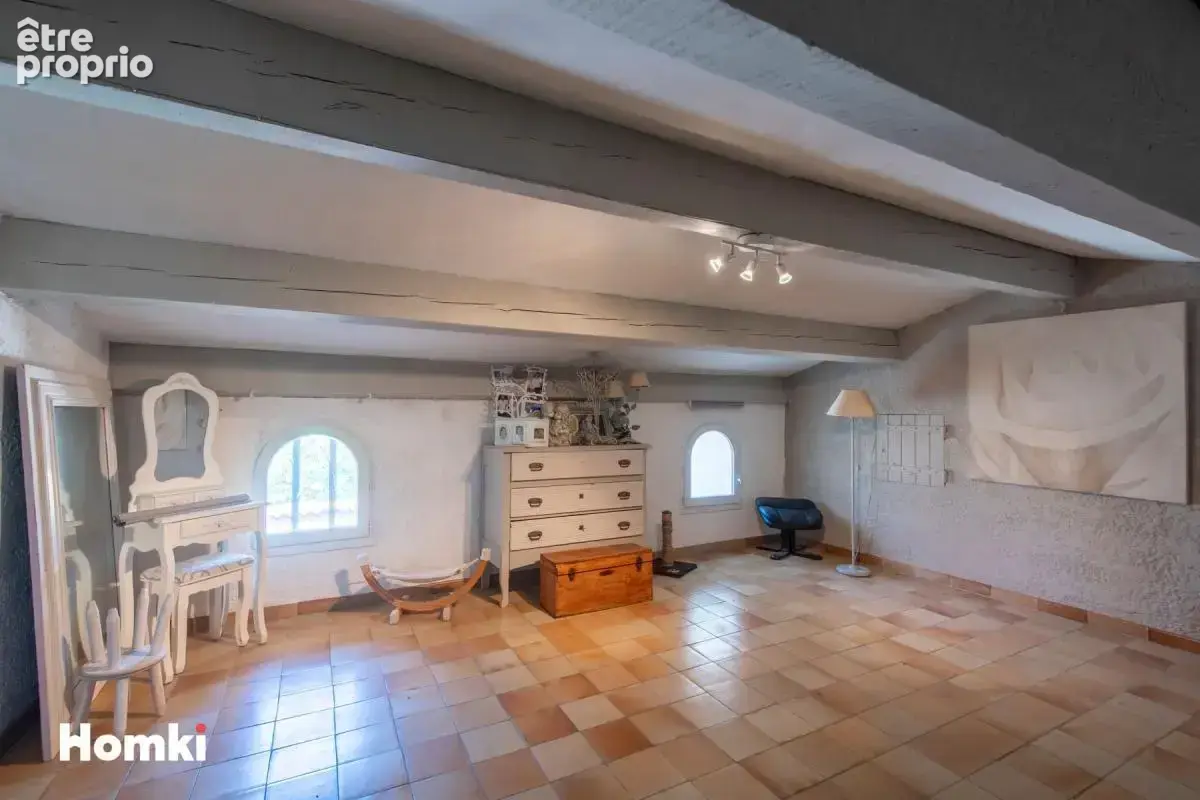 MARIGNANE – Maison familiale authentique 8 pièces 200m² avec piscine - photo 10