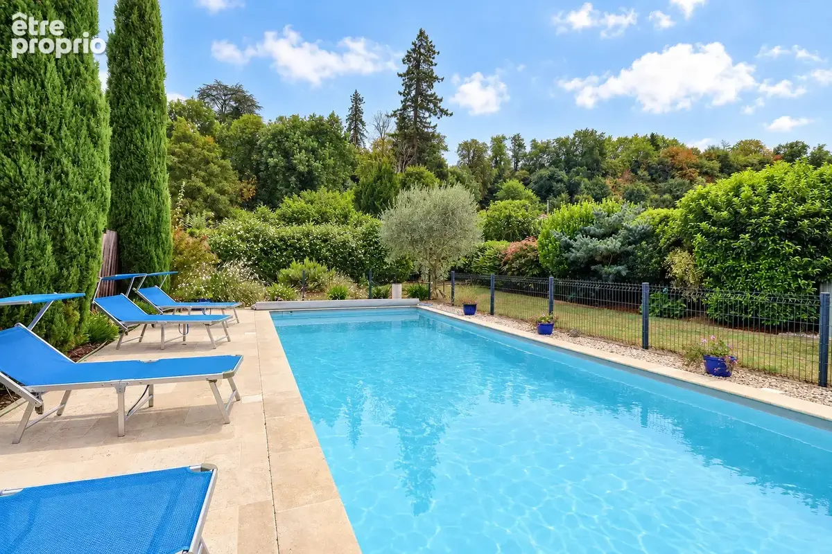 Maison bourgeoise de 237 m² avec piscine - photo 2