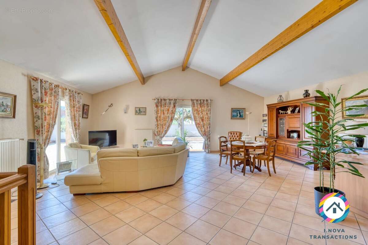 Maison à QUINCIE-EN-BEAUJOLAIS