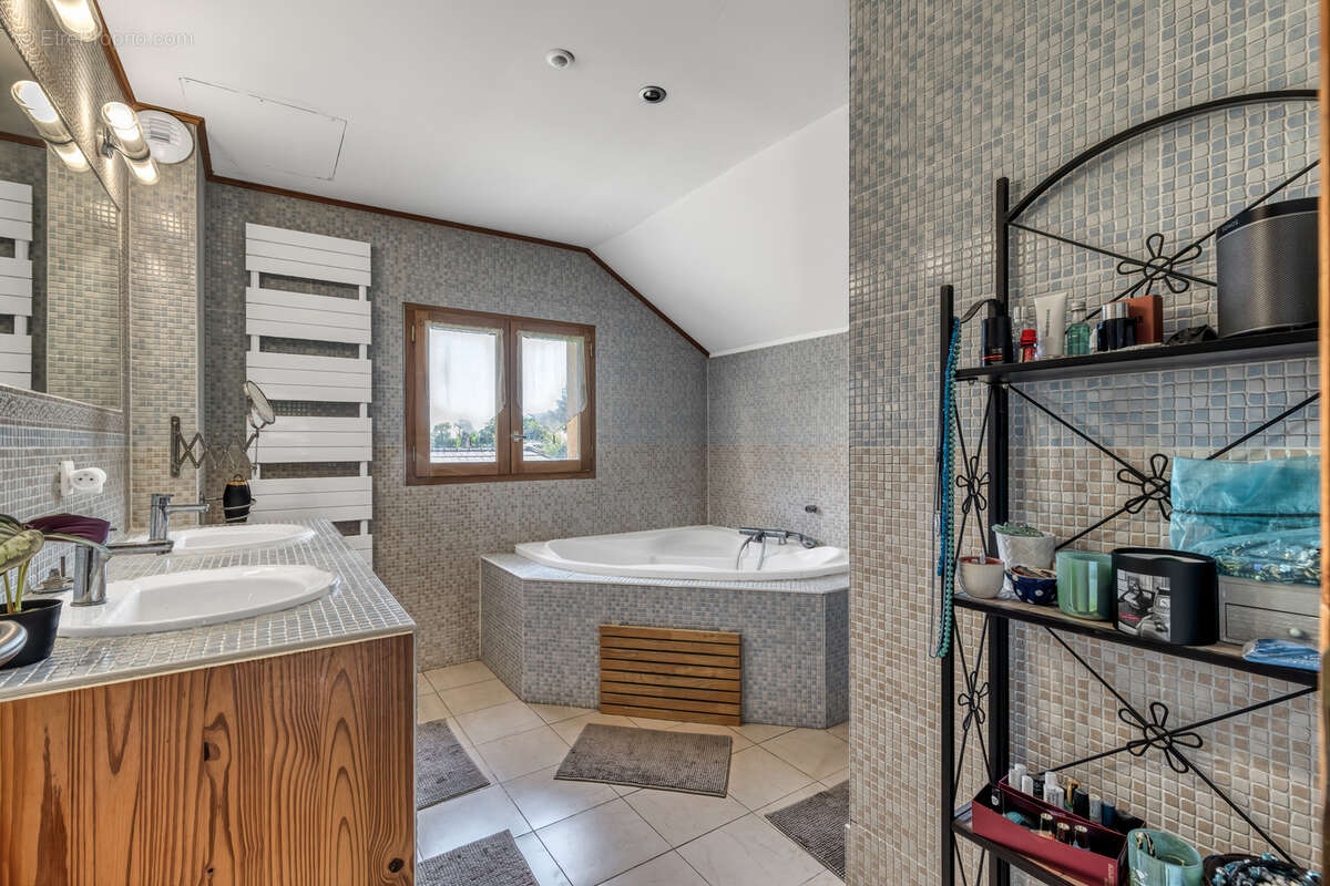 Maison à SAINT-PIERRE-DE-CURTILLE