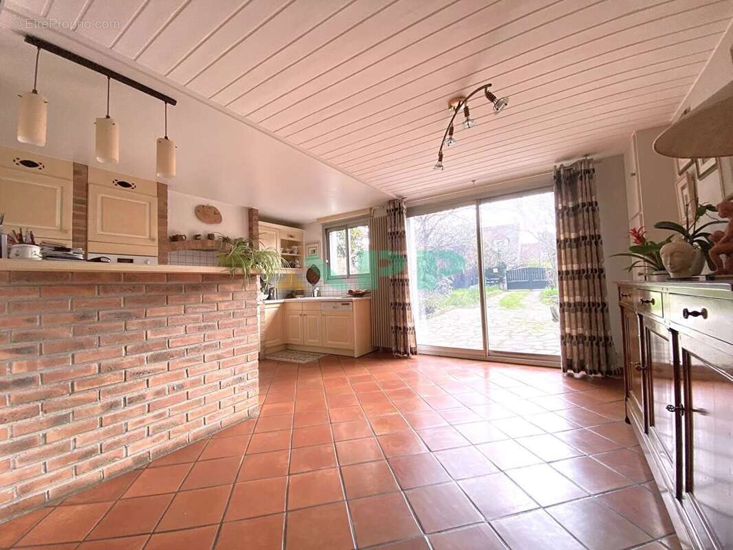 Maison à VIRY-CHATILLON