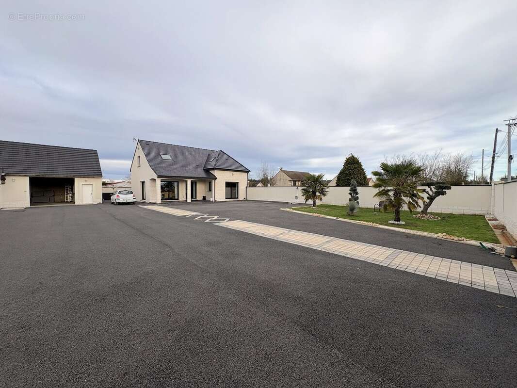 Maison 144 m² à Saint-Martin-D'abbat  - photo 3