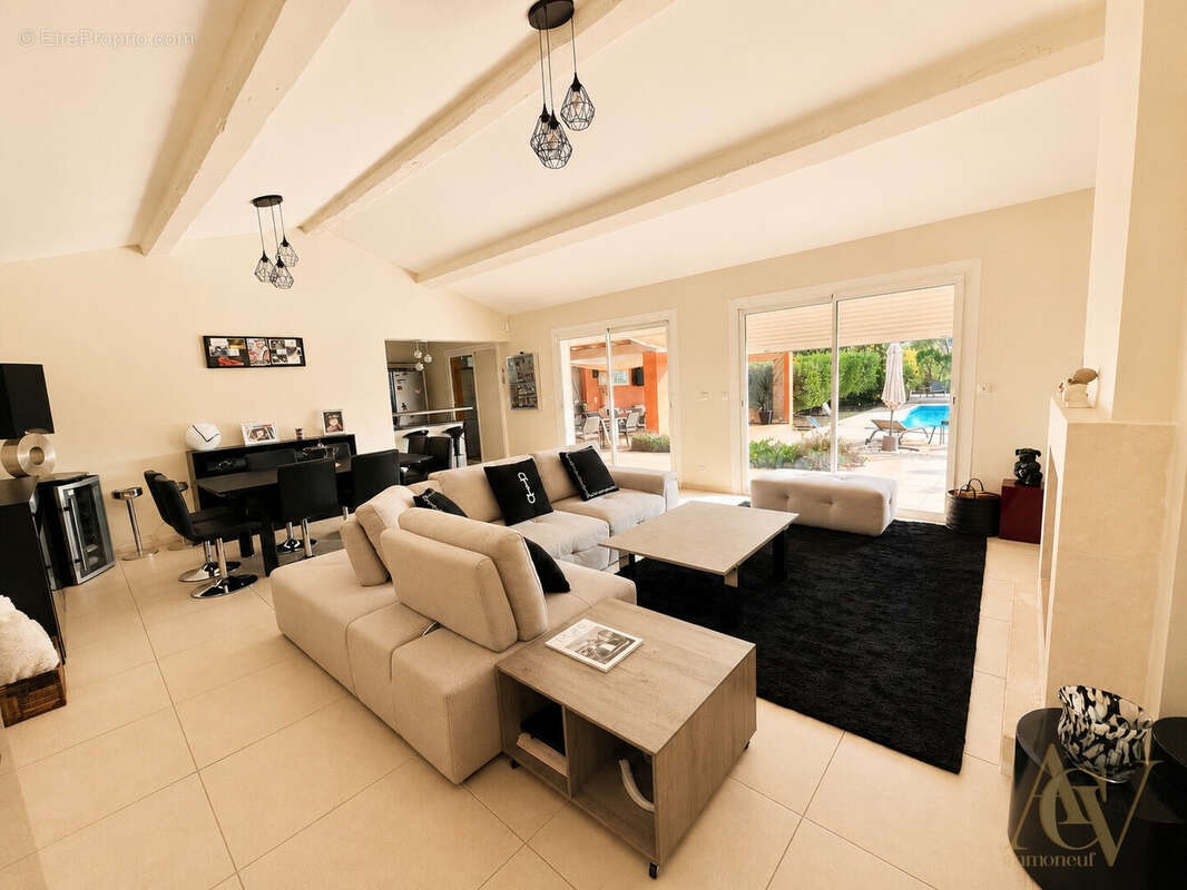Villa 4 pièces avec piscine et vue exceptionnelle 2 - Maison à VIDAUBAN
