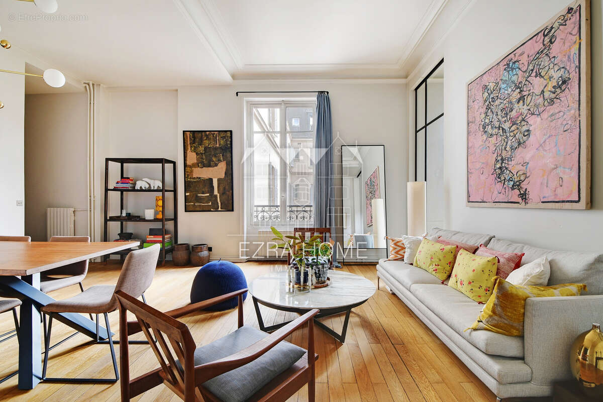 Appartement à PARIS-16E