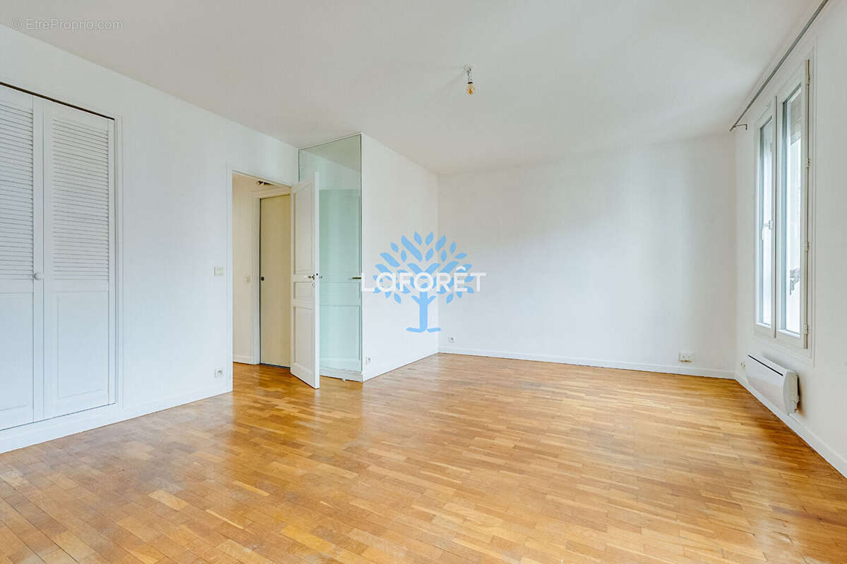Appartement à PARIS-11E