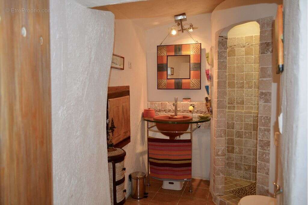 Maison 54 m² à Saint-Pons  - photo 6