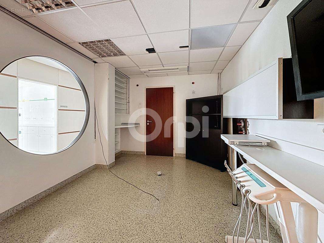 Commerce à SAINT-LOUIS