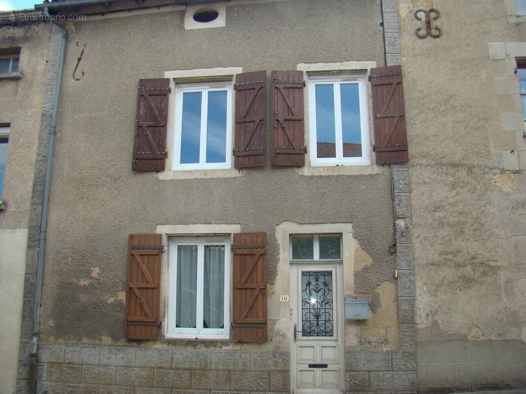 Maison à SOMMIERES-DU-CLAIN