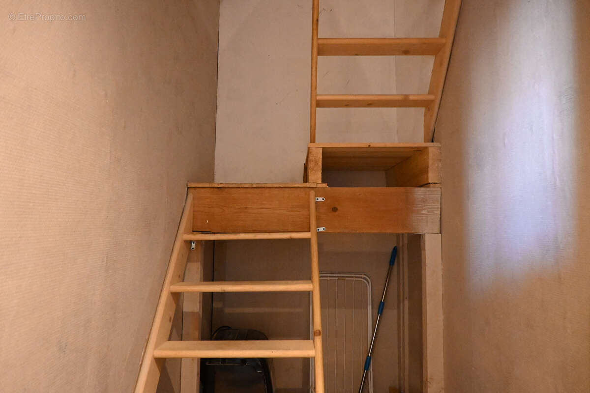 Charmant appartement T4 de 124 m2 en dernier étage au cœur du centre-ville de Carcassonne - photo 8