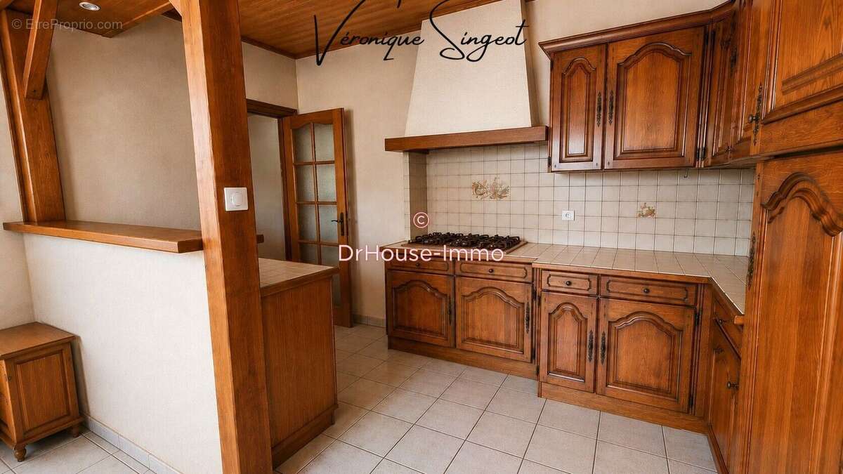 Maison 116 m² à Petosse  - photo 9