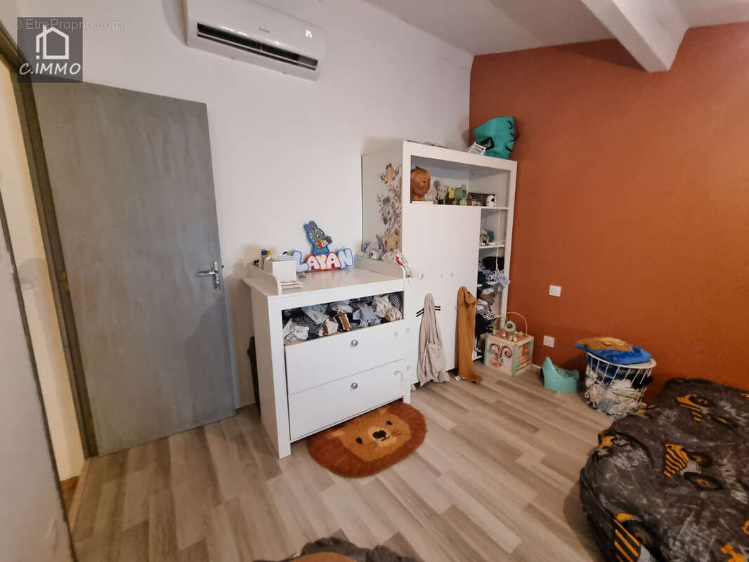 Jolie Maison de village rénovée T3 avec cave de 12 m2 et avec  terrain de terres non attenant. - photo 6