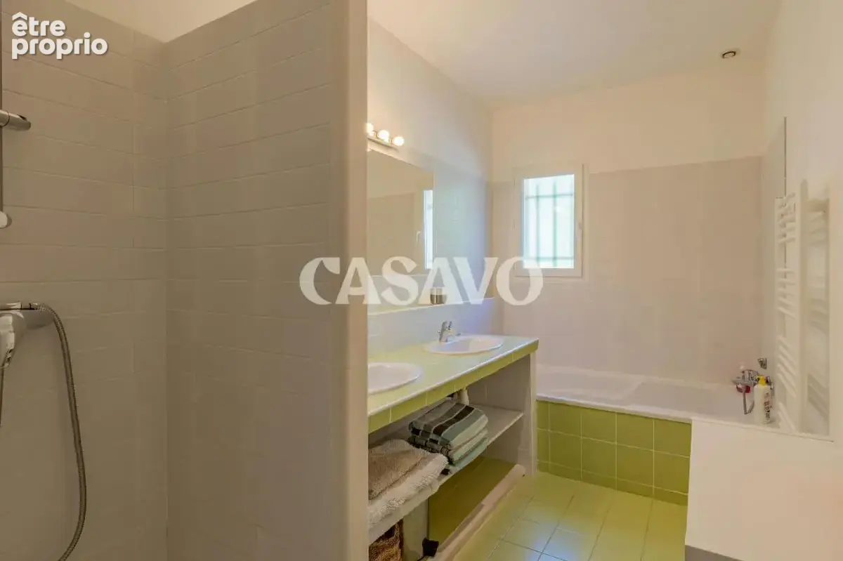 Vente Maison 7 pièces de 201m² - 13860 Peyrolles-en-Provence - photo 12