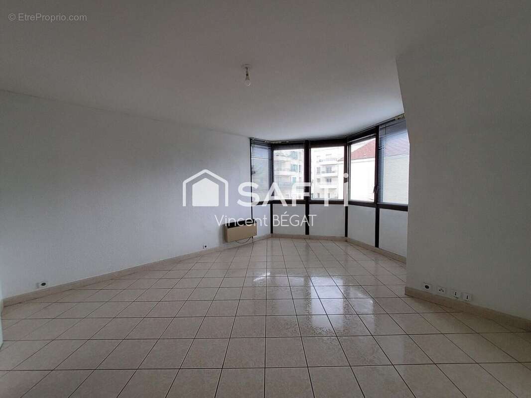 Photo 2 - Appartement à MONTEREAU-FAULT-YONNE