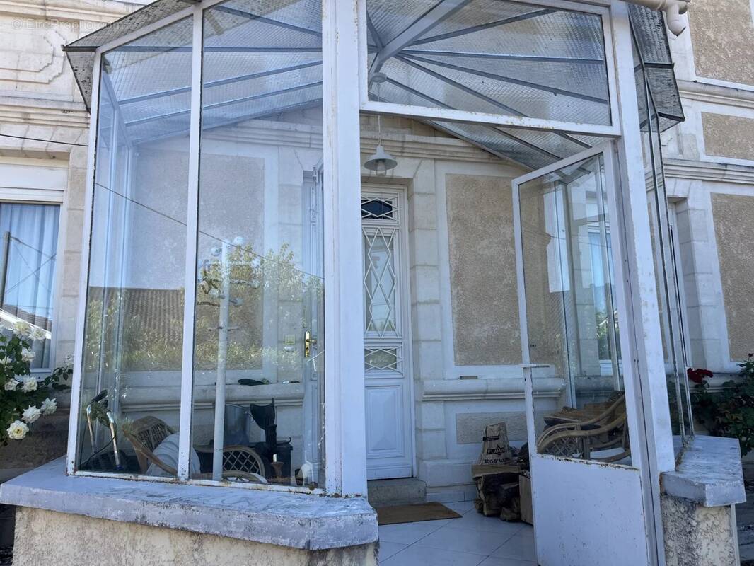 MAISON DE MAITRE avec un jardin , une piscine, une maison T3 - photo 23