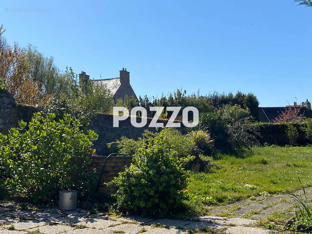 Maison à SAINT-VAAST-LA-HOUGUE