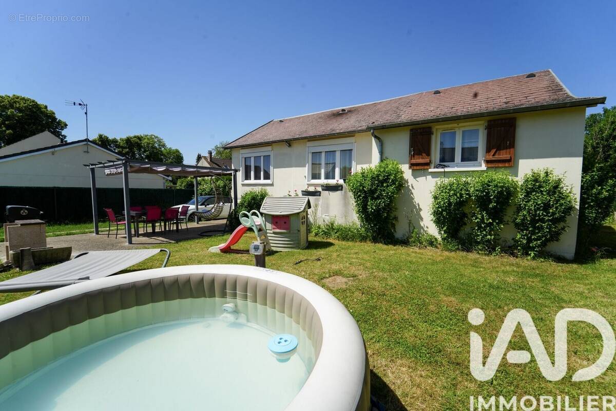 Photo 1 - Maison à SIVRY-COURTRY