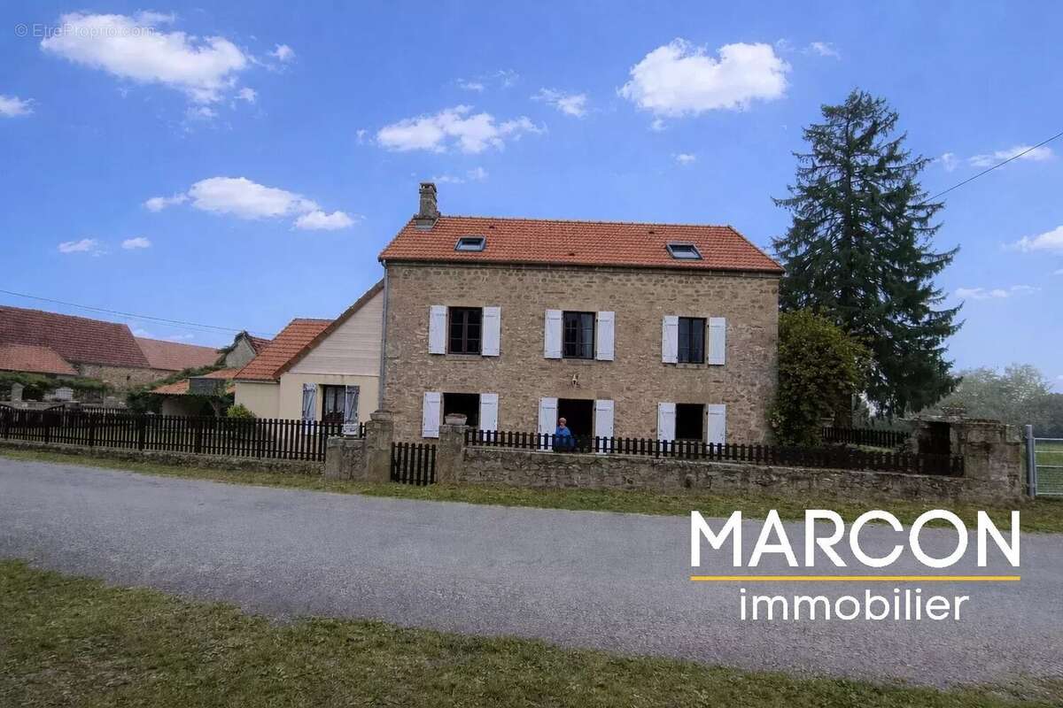 Maison à SAINT-SULPICE-LES-CHAMPS