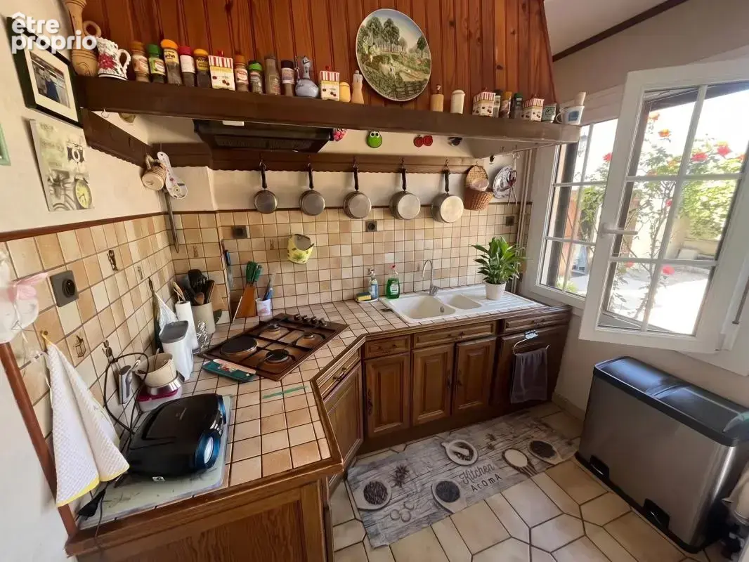  superbe pavillon familial avec jardin, terrasse & grands garages !  - photo 5