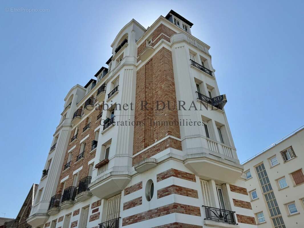 Appartement à LA GARENNE-COLOMBES