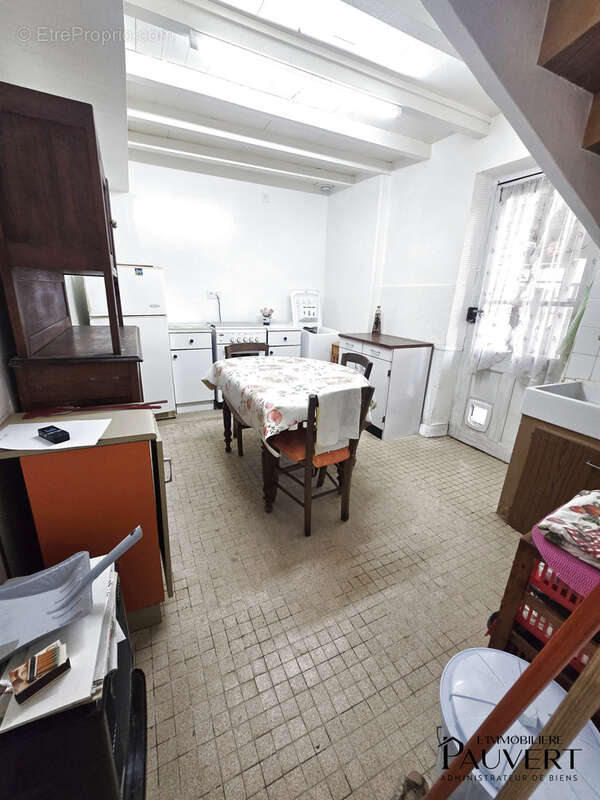 Maison de 3 chambres avec 2700 m2 de terrain - photo 4