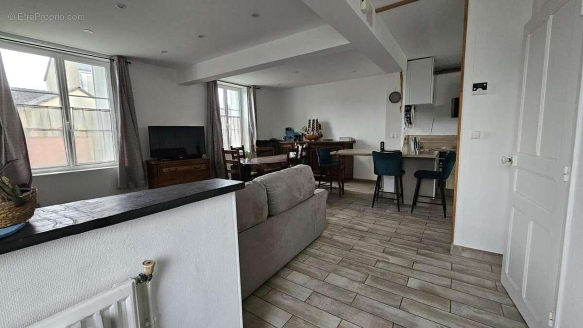 Maison rénovée – 3 chambres – Terrain clos –  AUBIGNE RACAN (72) - photo 3