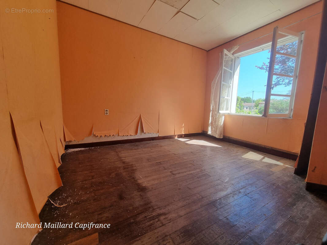 Maison ancienne à rénover + terrain constructible 809 m² — Bressols - photo 10