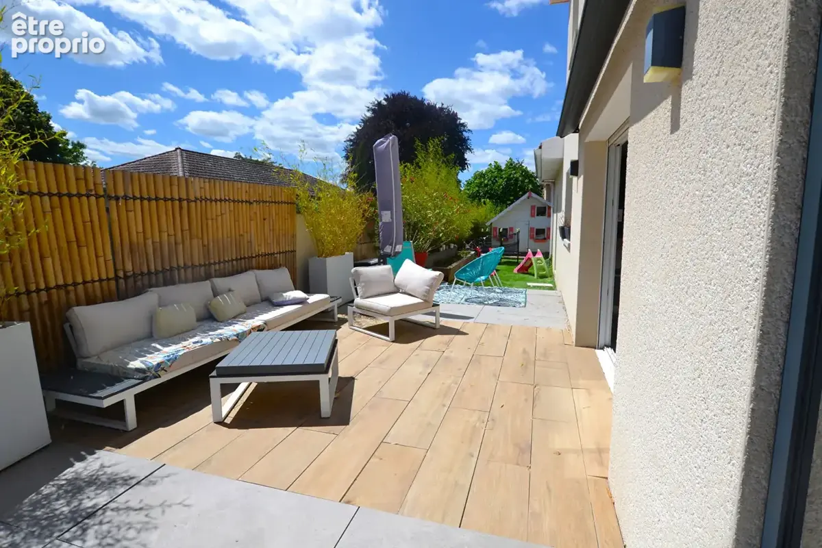 Maison Soucieu En Jarrest 5 pièce(s) 135.63 m2 - photo 4