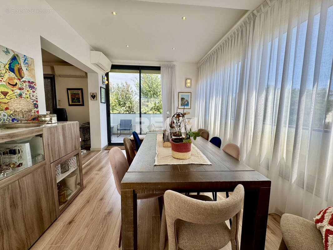 Appartement à MANDELIEU-LA-NAPOULE