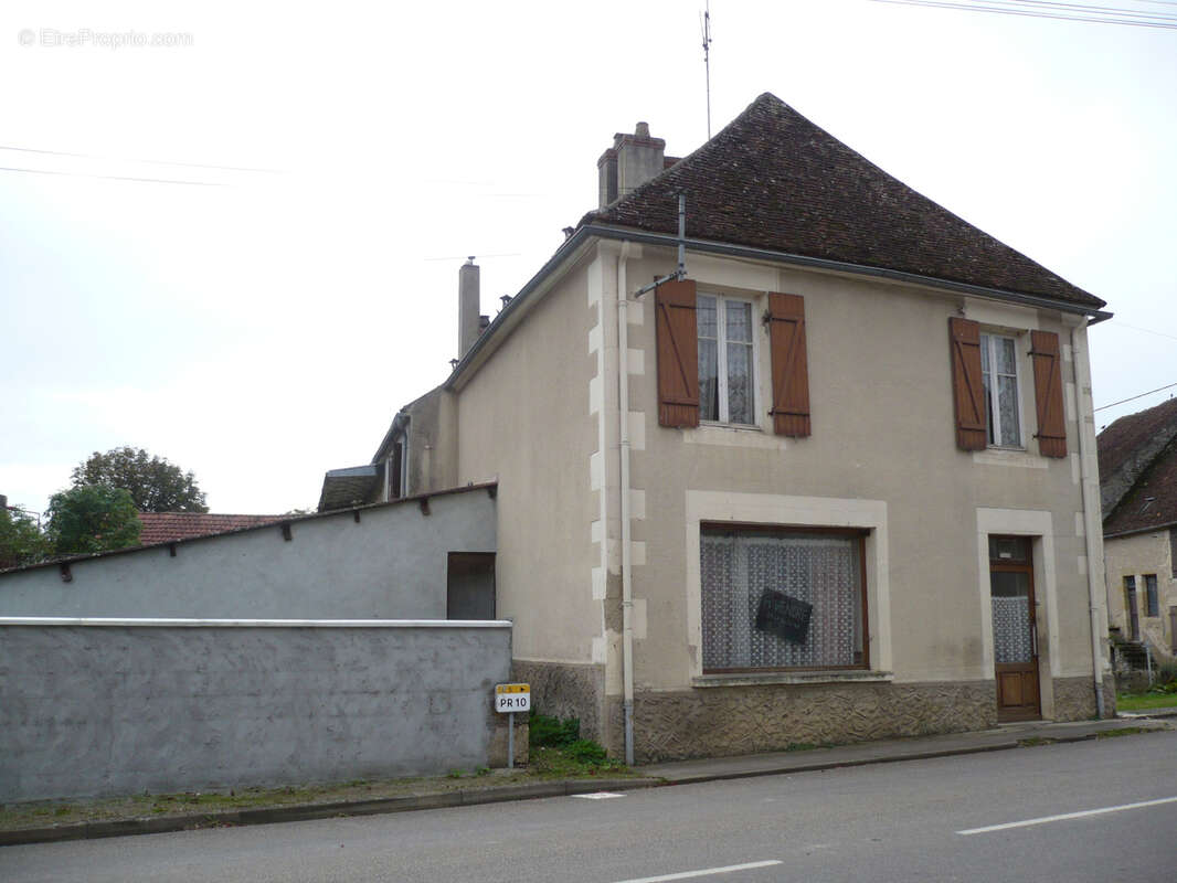 Maison à BRINON-SUR-BEUVRON