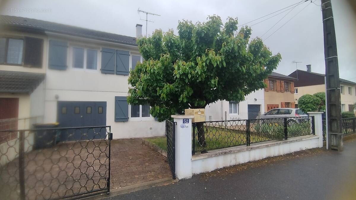 Maison à VARENNES-VAUZELLES