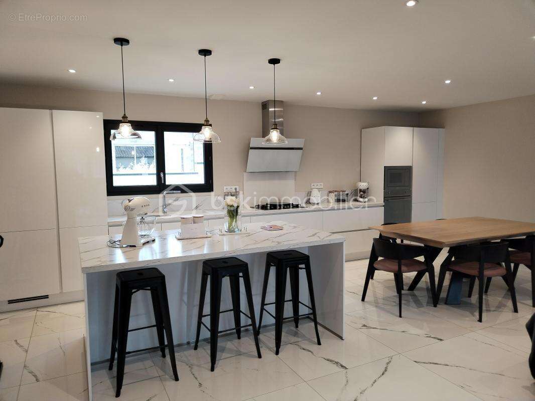 Maison à MALEMORT-DU-COMTAT