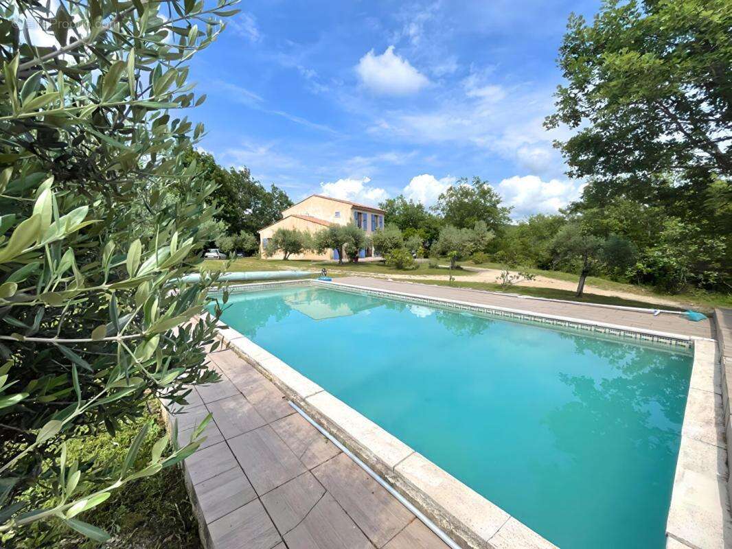 Maison à CHATEAUDOUBLE