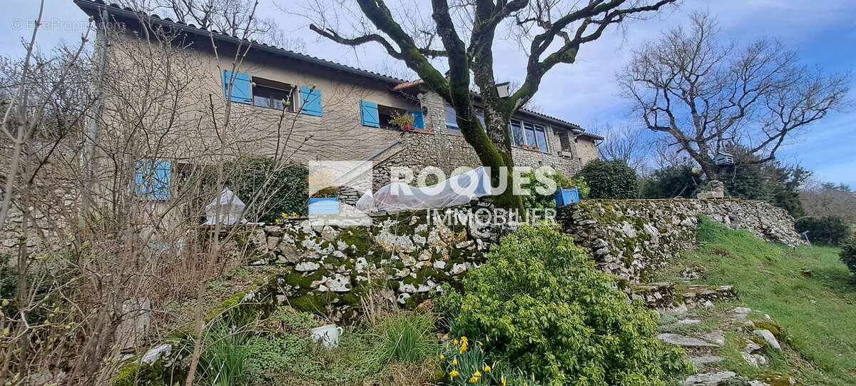 Maison en pierre de 104,65 m2 sur terrain attenant de 9420m2 - photo 5