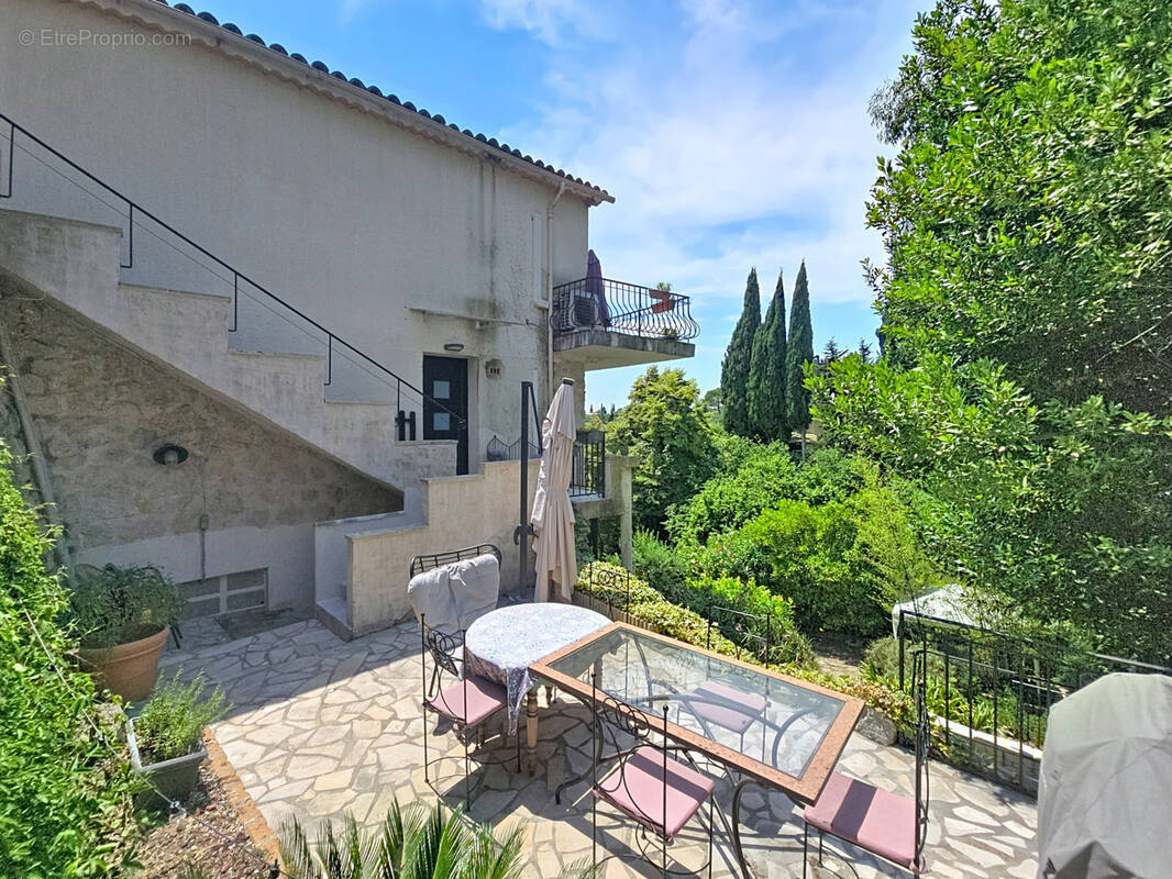 Appartement à VENCE