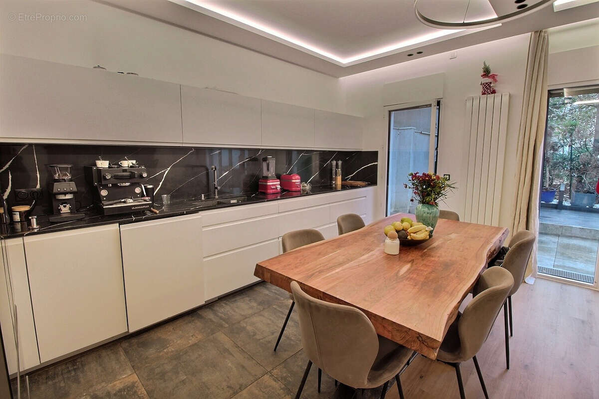Appartement à SURESNES