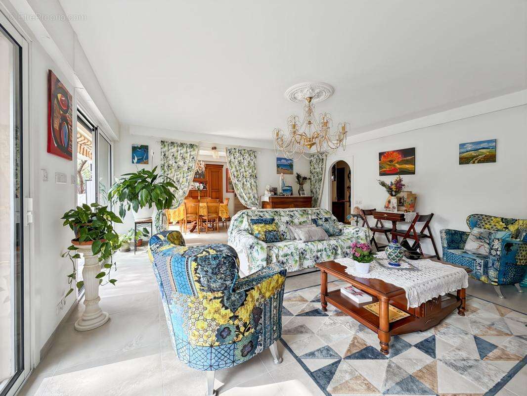 Appartement à FREJUS